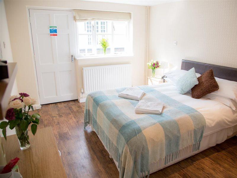 Stay And Relax At The Yew Tree Manuden Экстерьер фото