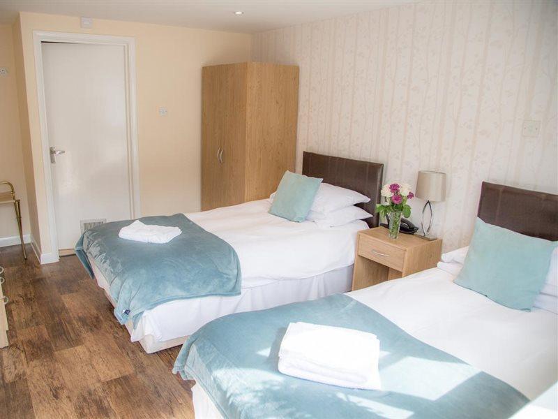Stay And Relax At The Yew Tree Manuden Экстерьер фото