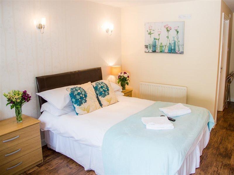 Stay And Relax At The Yew Tree Manuden Экстерьер фото