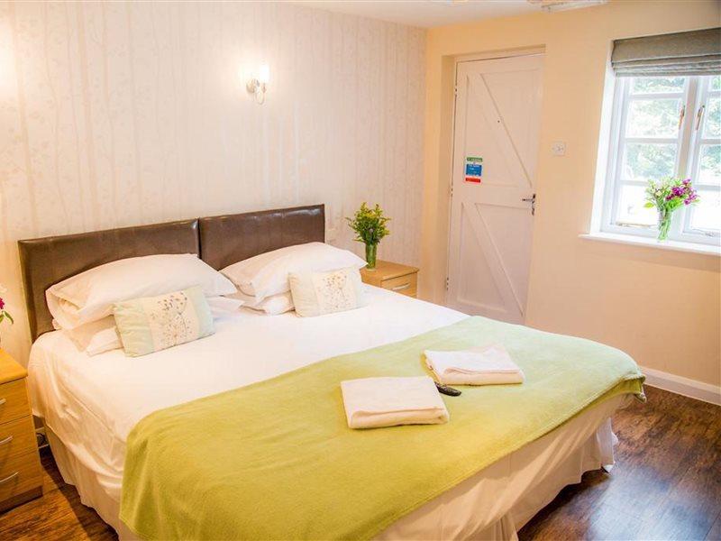 Stay And Relax At The Yew Tree Manuden Экстерьер фото