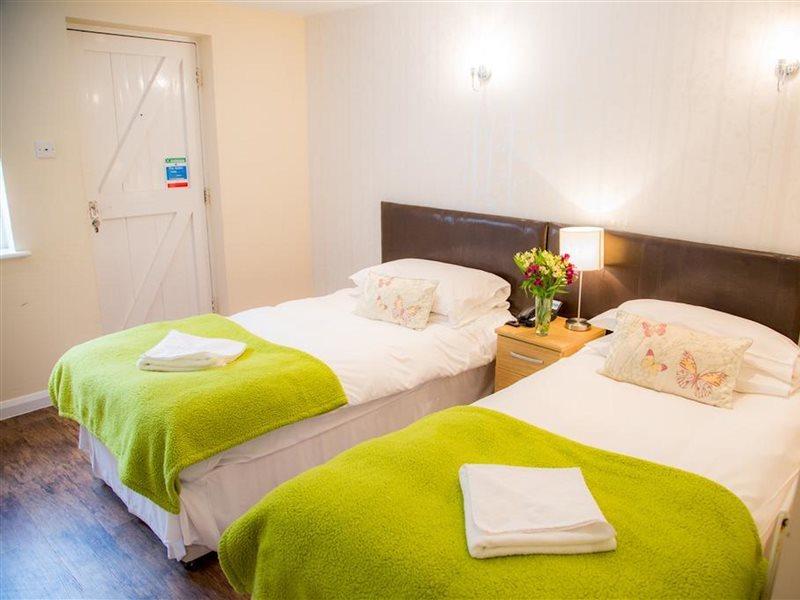 Stay And Relax At The Yew Tree Manuden Экстерьер фото