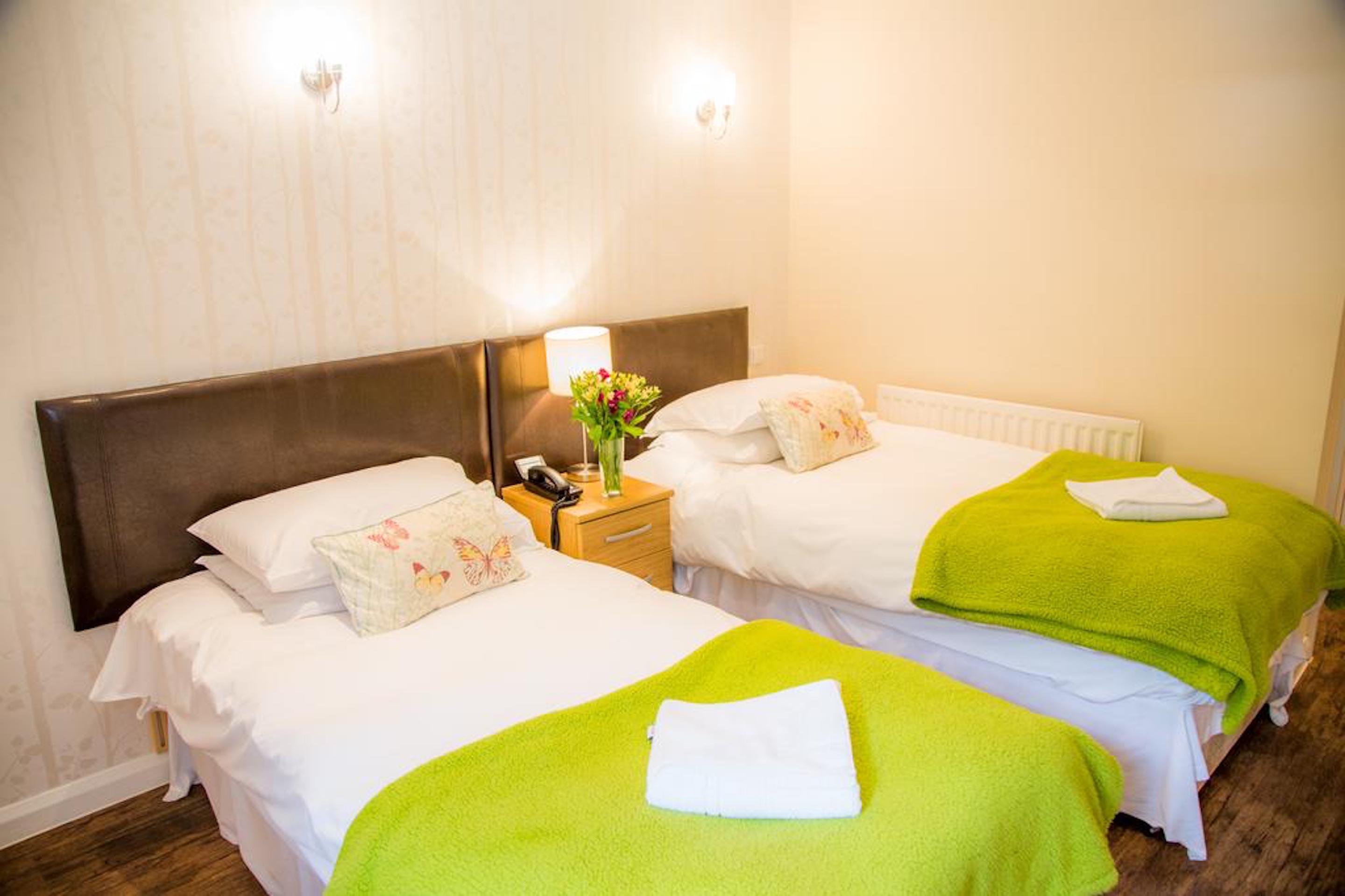 Stay And Relax At The Yew Tree Manuden Экстерьер фото