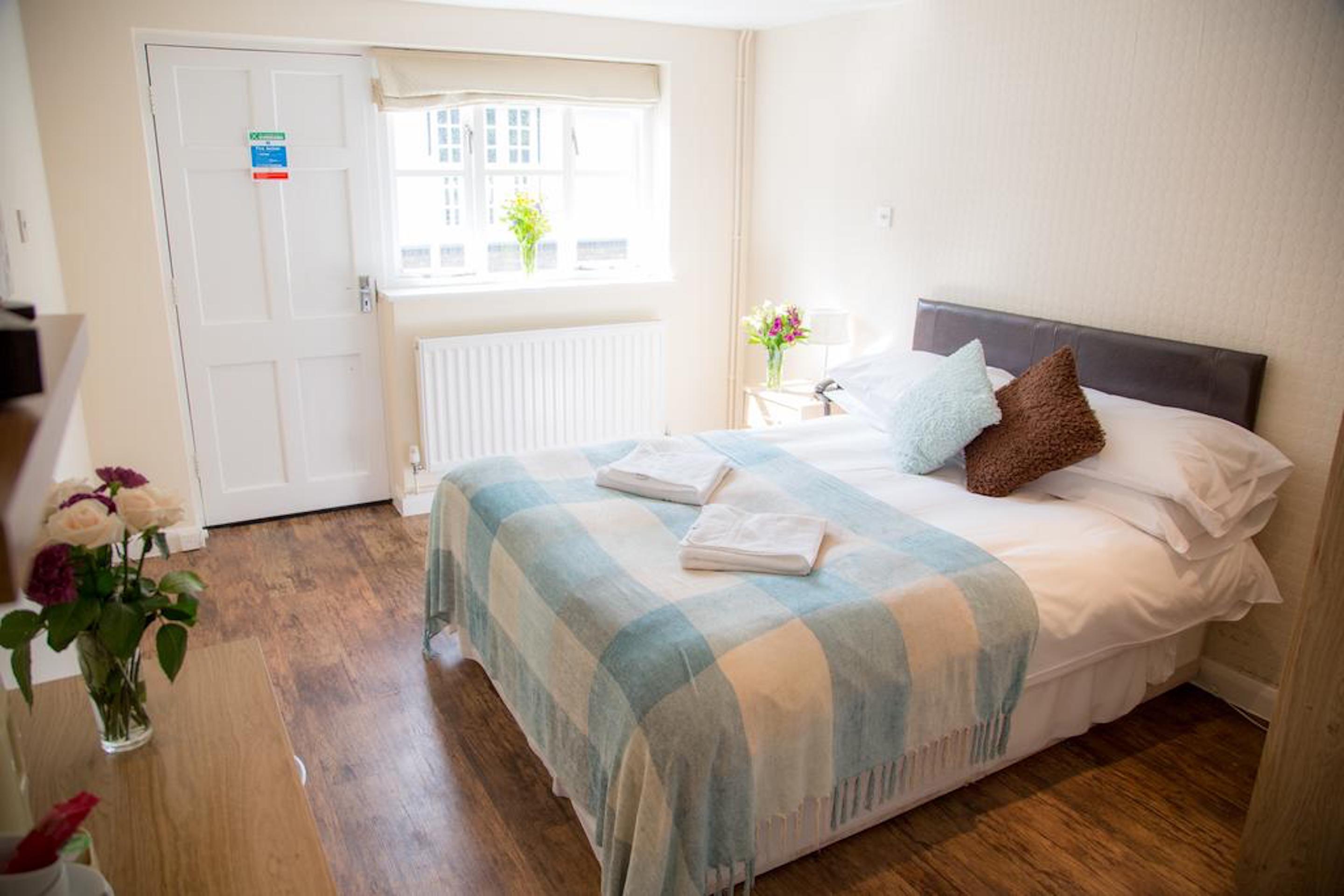 Stay And Relax At The Yew Tree Manuden Экстерьер фото