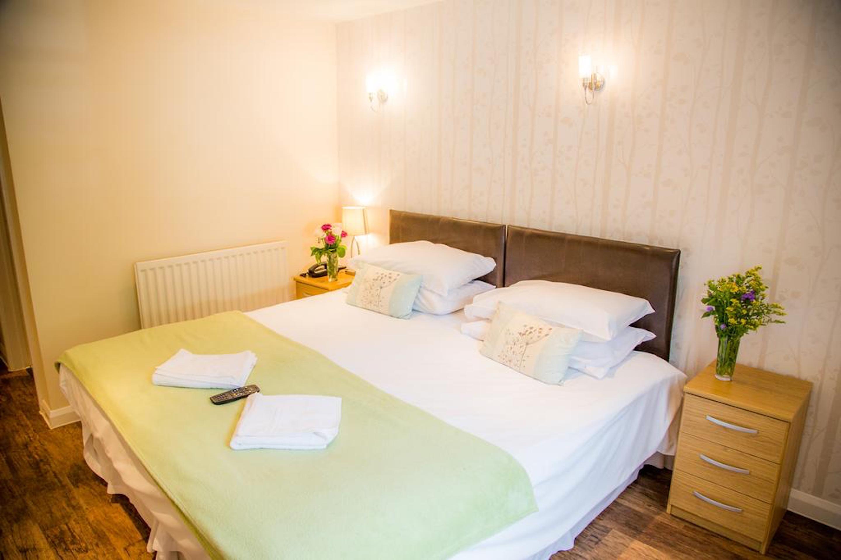 Stay And Relax At The Yew Tree Manuden Экстерьер фото