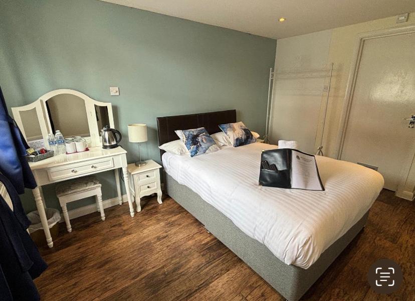 Stay And Relax At The Yew Tree Manuden Экстерьер фото